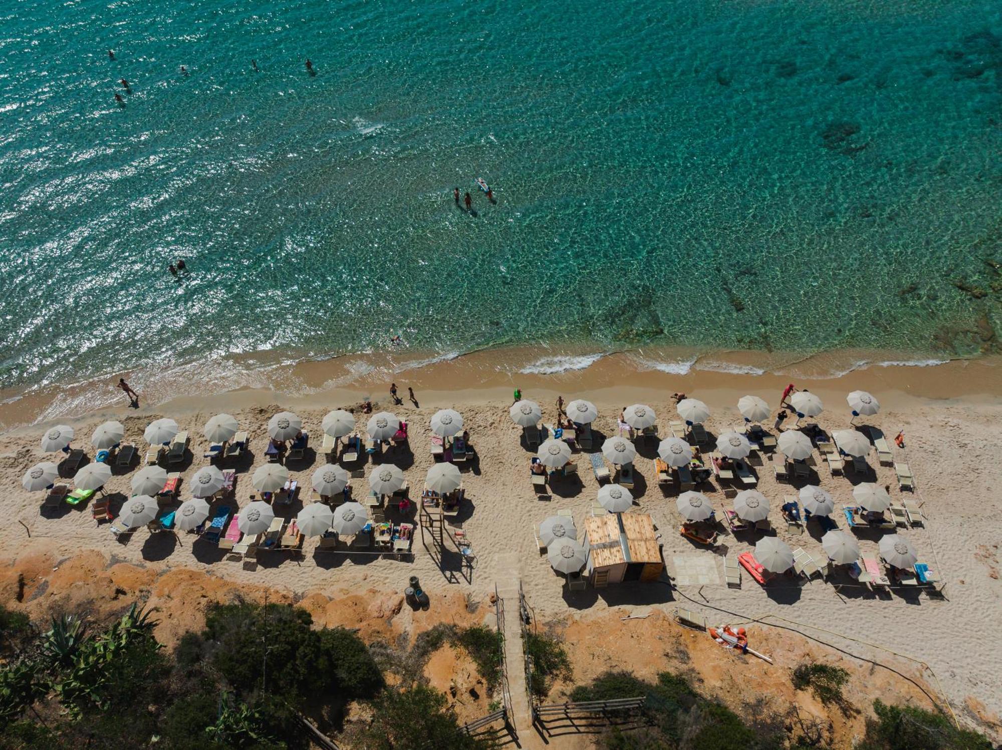 ホテル Amareclub Rocca Dorada サンタ・マルゲリータ・ディ・プーラ エクステリア 写真
