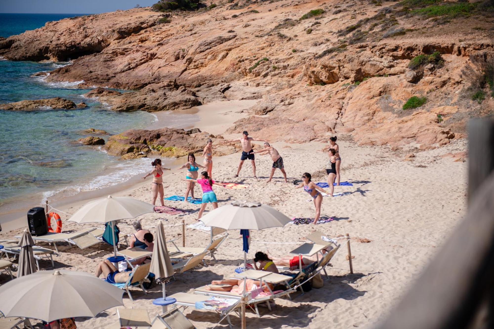 ホテル Amareclub Rocca Dorada サンタ・マルゲリータ・ディ・プーラ エクステリア 写真